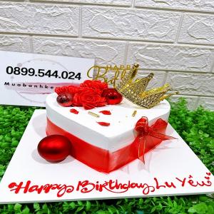 Bánh Sinh Nhật Trái Tim Decor Vương Miện Kèm Hoa - MK106