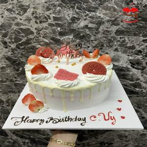 Bánh Kem Chảy Decor Dâu Tây Kẹo - NA17