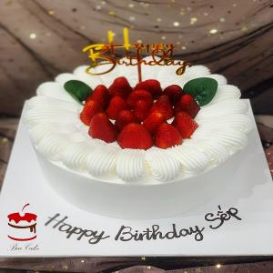 Bánh Kem Gắn Dâu Tây Và Phụ Kiện - MC45