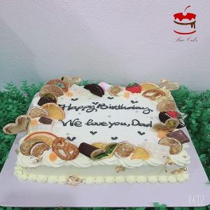 Bánh Kem Hình Chữ Nhật Trang Trí Hoa Qủa - MB75