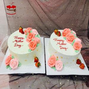 Bánh Kem Hoa Hồng Decor Dâu - MC49