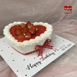 Bánh Kem Trái Tim Decor Dâu Tây - MC31