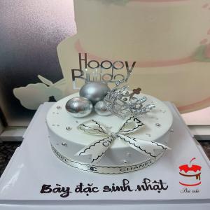 Bánh Kem Vương Miện Gắn Nơ Channel - NB40