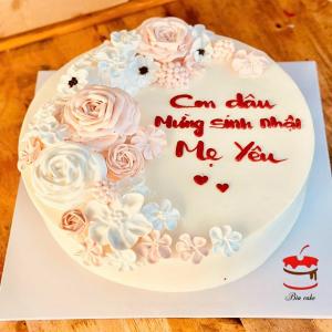 Bánh Sinh Nhật Sữa Tươi Bắt Hoa Nhỏ - NA82