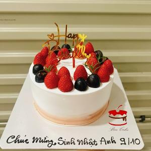 Banh kem sinh nhat trang tri Dâu Tây Tươi và Nho Tươi