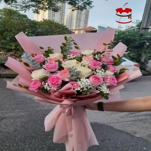 Bó Hoa Hồng Và Trắng Mã 18 - AK28